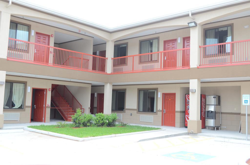 Palace Inn Sam Houston Race Park Exteriér fotografie